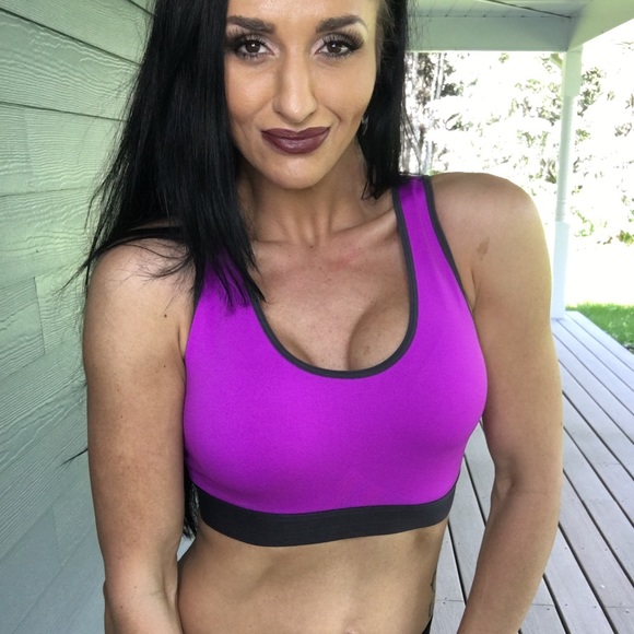 NEW Sporty mesh front padded sports bra - Picture 2 of 8